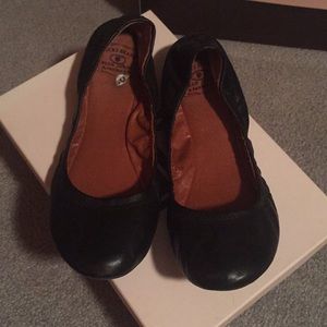 Lucky brand flats soft leather comfortable 9.5